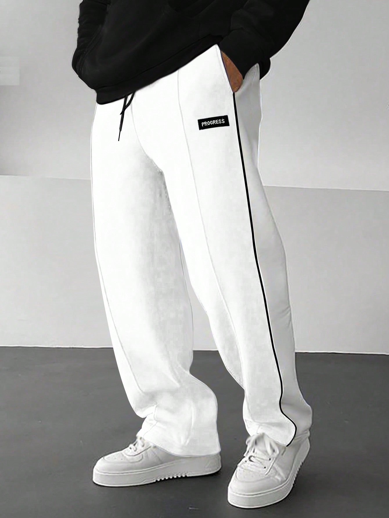 Manfinity Homme Men'S Loose Fit Sweatpants with Patch Detail and Drawstring Waist Straight Leg Long Sweat Pants Going Out Casual Boyfriend Gift